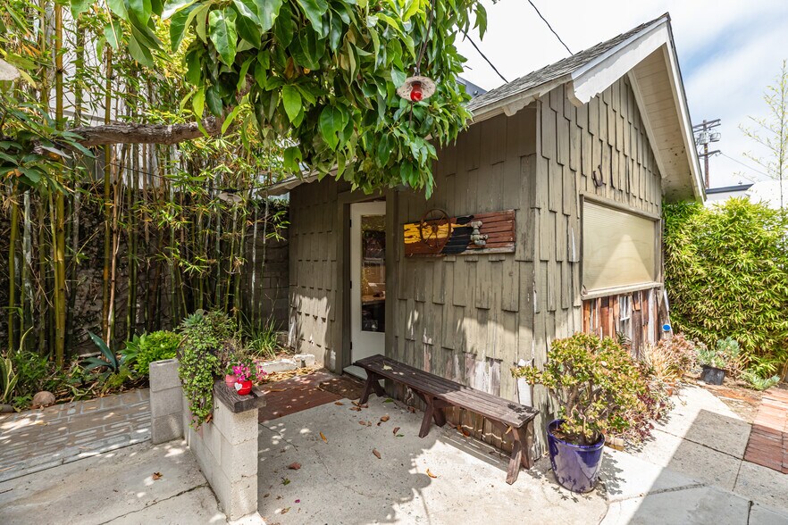 More Photos Of 1231 Abbot Kinney Blvd, Venice General Retail For Lease