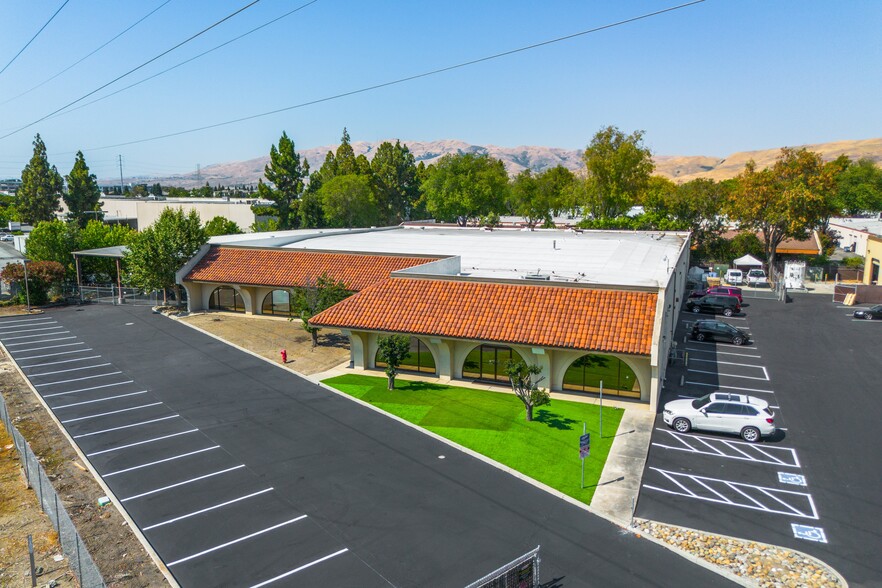 Primary Photo Of 2475 Autumnvale Dr, San Jose Warehouse For Lease