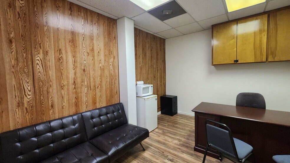 More Photos Of 4505 Allstate Dr, Riverside Office Residential For Sale