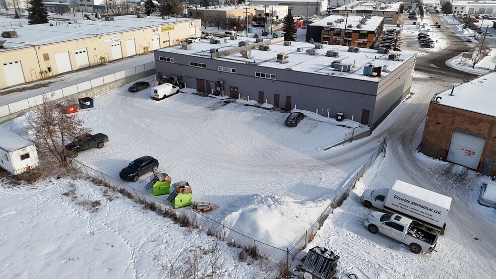 More Photos Of 3460 93 St NW, Edmonton Office For Lease