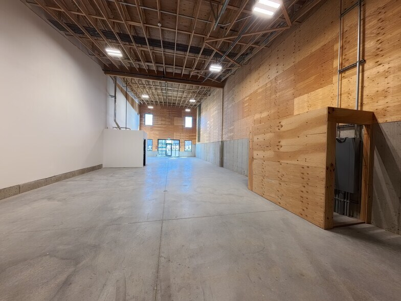 More Photos Of 2405 SW 1st St, Redmond Industrial For Lease