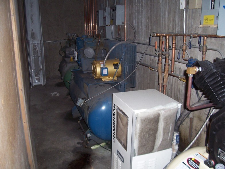 More Photos Of 4560 S Federal Blvd, Englewood Auto Repair For Sale