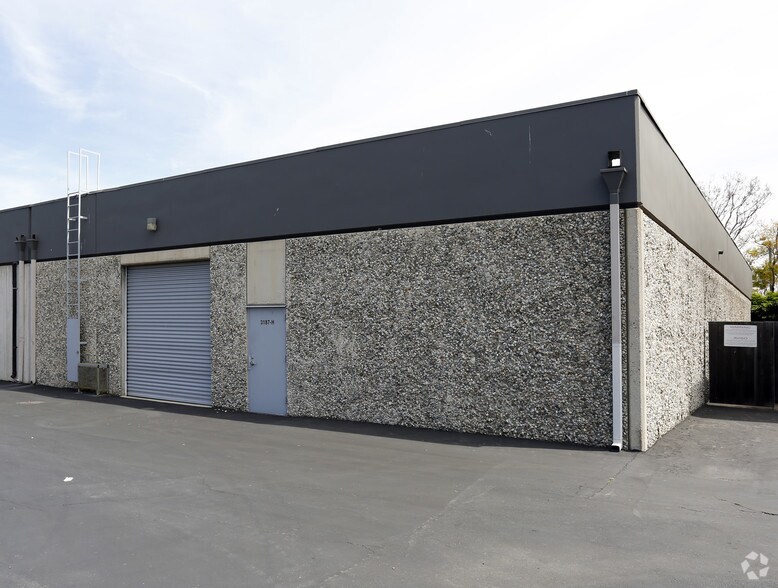 More Photos Of 3187 Airway Ave, Costa Mesa Light Manufacturing For Sale