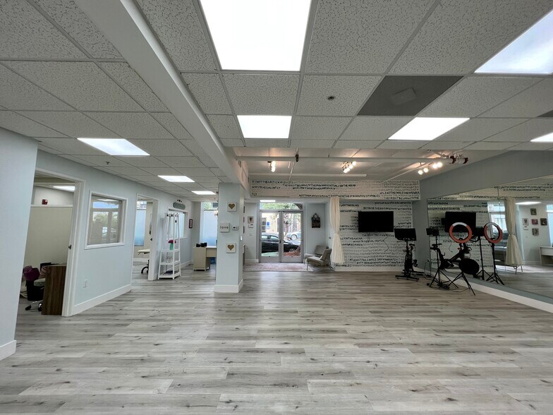 More Photos Of 1540 6th St, Santa Monica Apartments For Lease