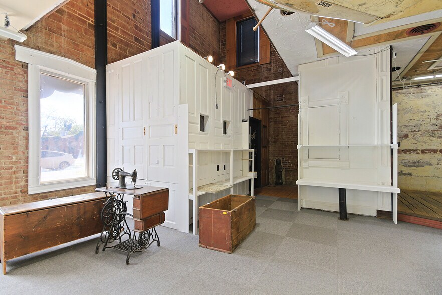 More Photos Of 105 Coal st, Mexico Specialty For Sale