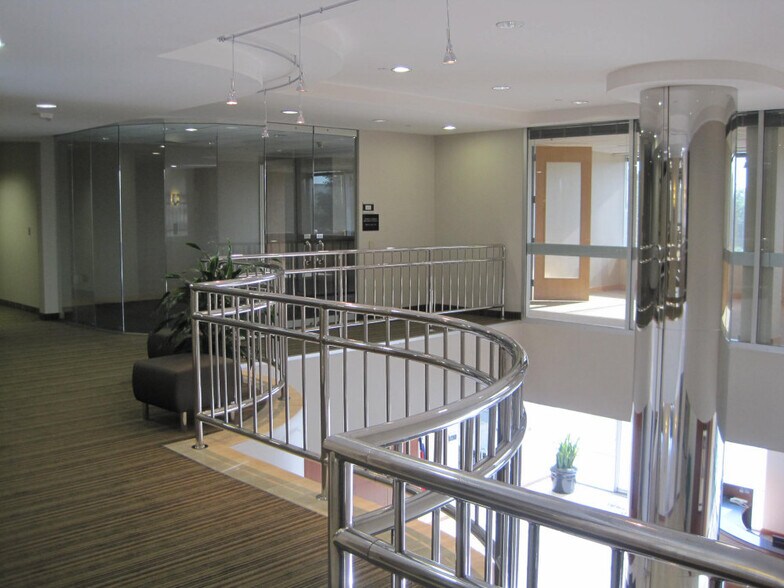 More Photos Of 10100 N Central Expy, Dallas Office For Lease