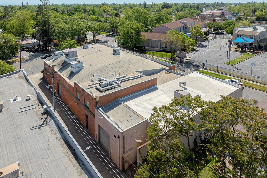 More Photos Of 3258 Stockton Blvd, Sacramento Unknown For Lease