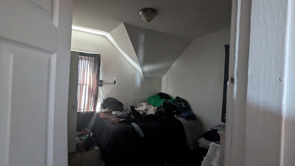 More Photos Of 15-17 Emmett St, Providence Apartments For Sale