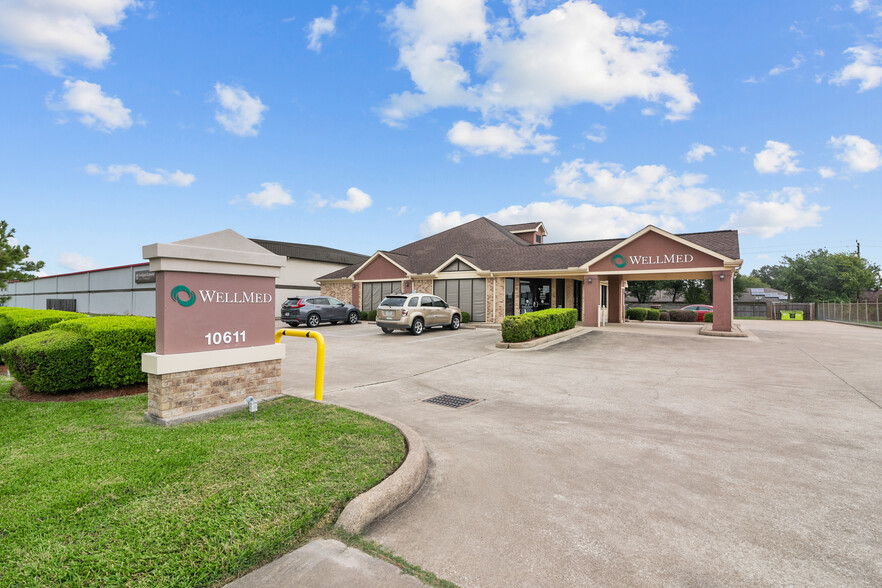 Primary Photo Of 10611 W Fairmont Pky, La Porte Medical For Lease