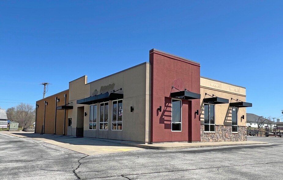 More Photos Of 798 W Us Highway 60, Monett Storefront For Sale