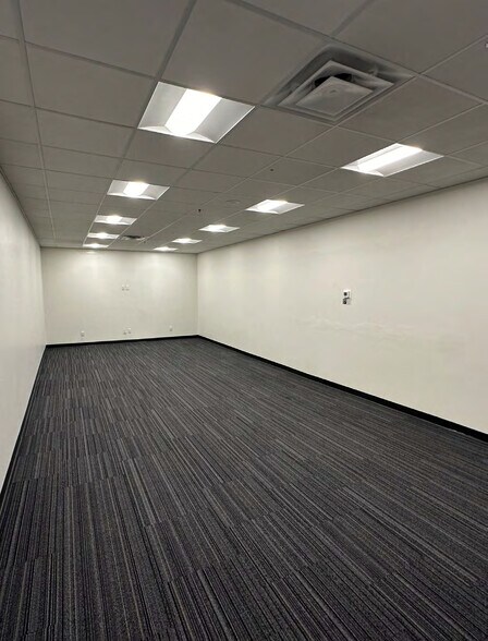 More Photos Of 550 W Broadway, Vancouver Office For Lease