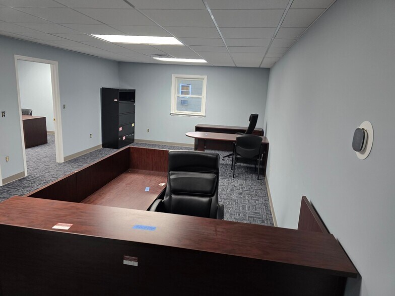 More Photos Of 147 Union Ave, Middlesex Office For Lease