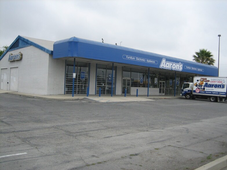 More Photos Of 17110 Foothill Blvd, Fontana Storefront For Lease