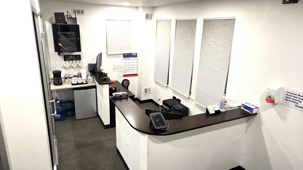 More Photos Of 2808 Douglas St NE, Washington Office For Sale