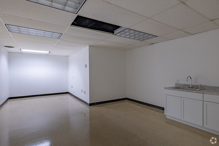 More Photos Of 20 Willow Springs Cir, York Warehouse For Sale