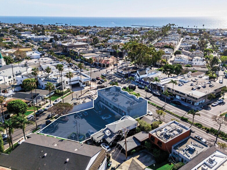 More Photos Of 2744 E Coast Hwy, Corona del Mar Storefront Retail Office For Sale