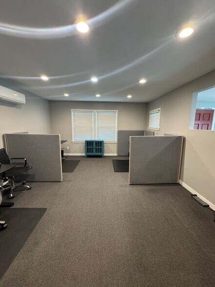 More Photos Of 5463 H St, Sacramento Office Residential For Lease