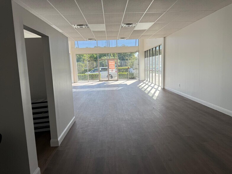 More Photos Of 1418 N Semoran Blvd, Orlando Freestanding For Lease