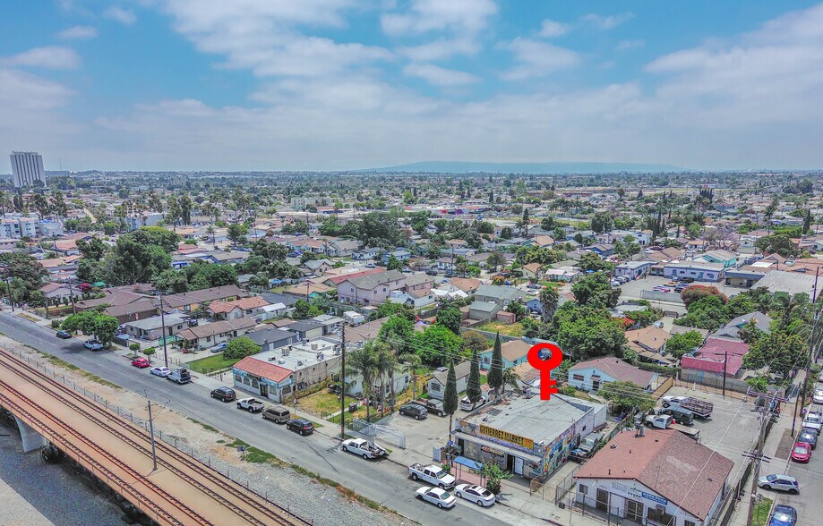 More Photos Of 1701 N Willowbrook Ave, Compton Storefront Retail Residential For Sale