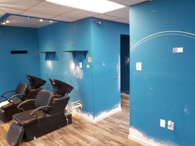 More Photos Of 4700 Stamp Rd, Marlow Heights General Retail For Lease