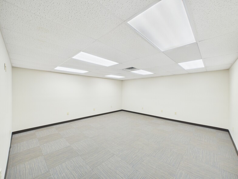 More Photos Of 2358 W 23rd St, Bellaire Land For Sale