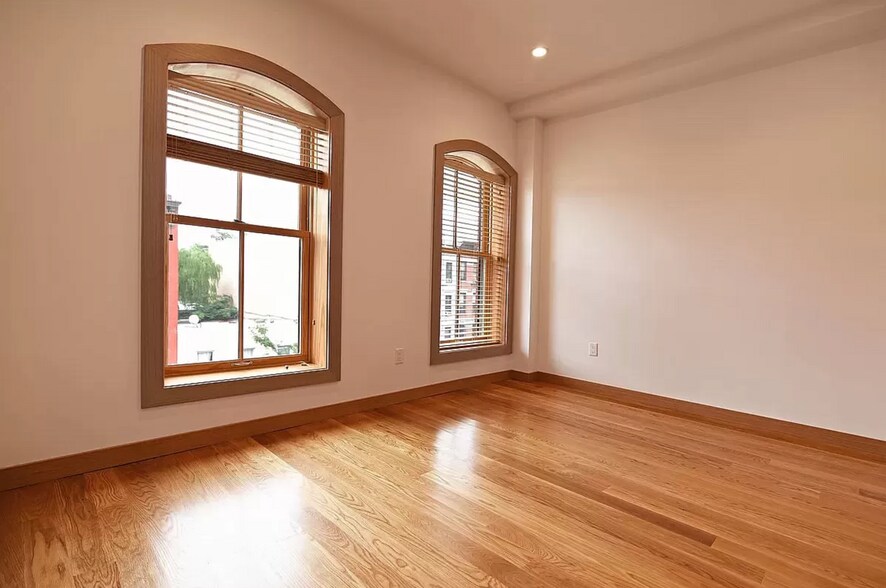 More Photos Of 94 Greenpoint Ave, Brooklyn Apartments For Sale