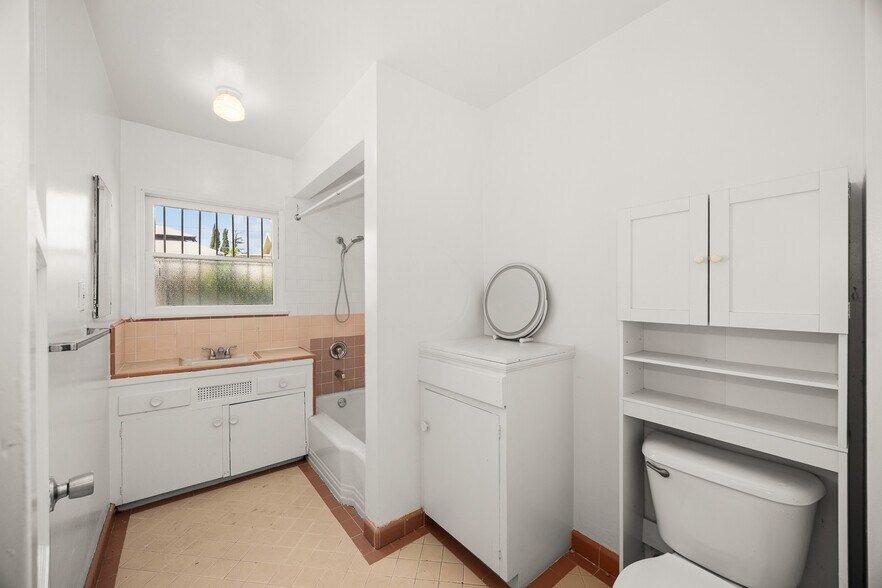 More Photos Of 1721 S 9th St, Alhambra Apartments For Sale
