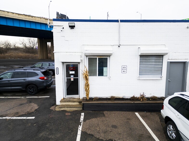 More Photos Of 3111 Grays Ferry Ave, Philadelphia Service For Sale