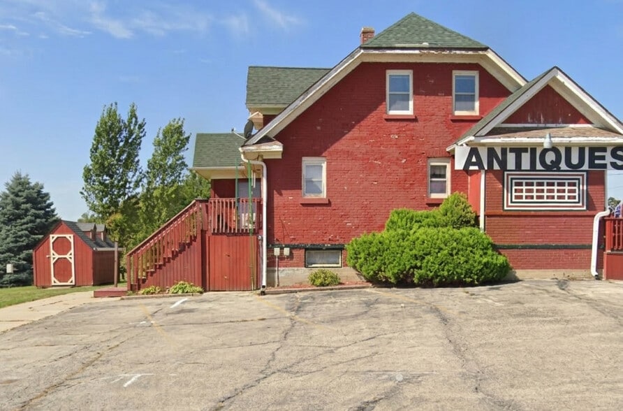 More Photos Of 43W407 US Highway 20, Pingree Grove Storefront Retail Residential For Sale