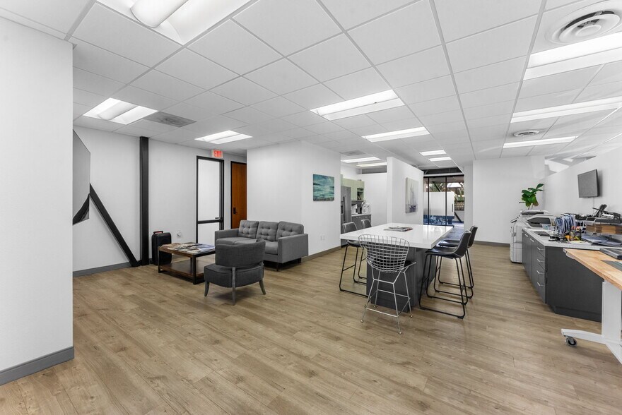 More Photos Of 5080 Shoreham Pl, San Diego Office For Sale