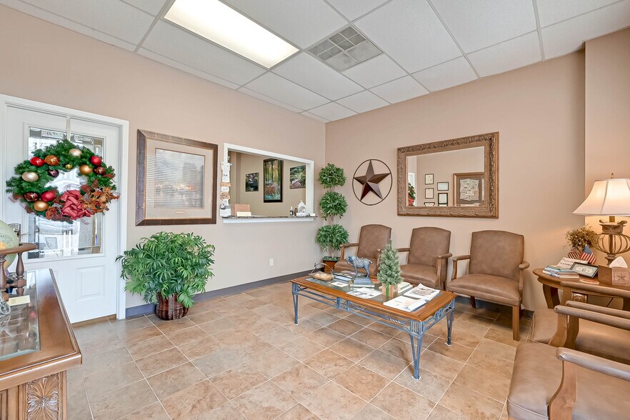 More Photos Of 3512 Avenue I, Rosenberg Office For Lease