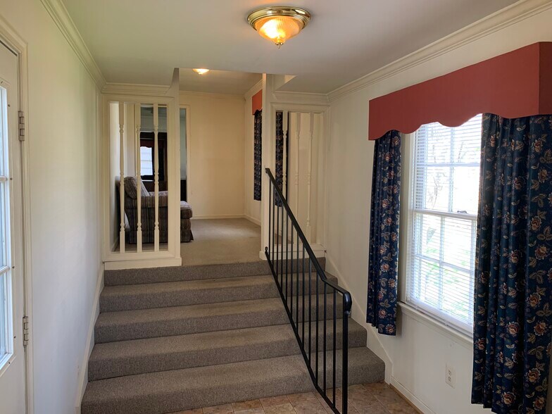 More Photos Of 6403 Mallory Dr, Richmond Office For Sale