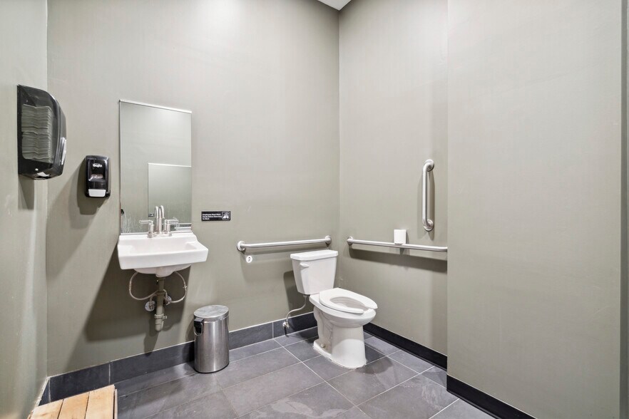 More Photos Of 1521-1531 N 31st St, Philadelphia Warehouse For Sale