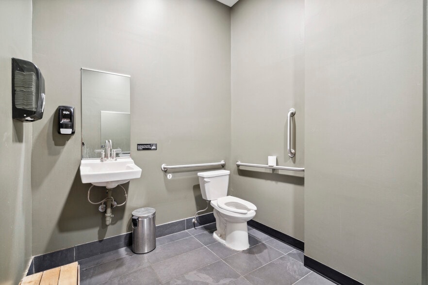 More Photos Of 1521-1531 N 31st St, Philadelphia Warehouse For Sale