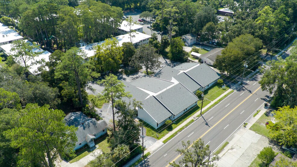 More Photos Of 1731 NW 6th St, Gainesville Office For Lease