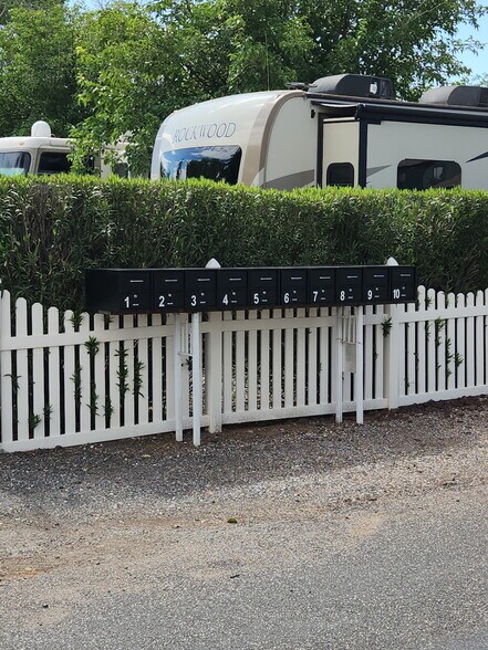More Photos Of 427 N 15th St, Cottonwood Trailer Camper Park For Sale
