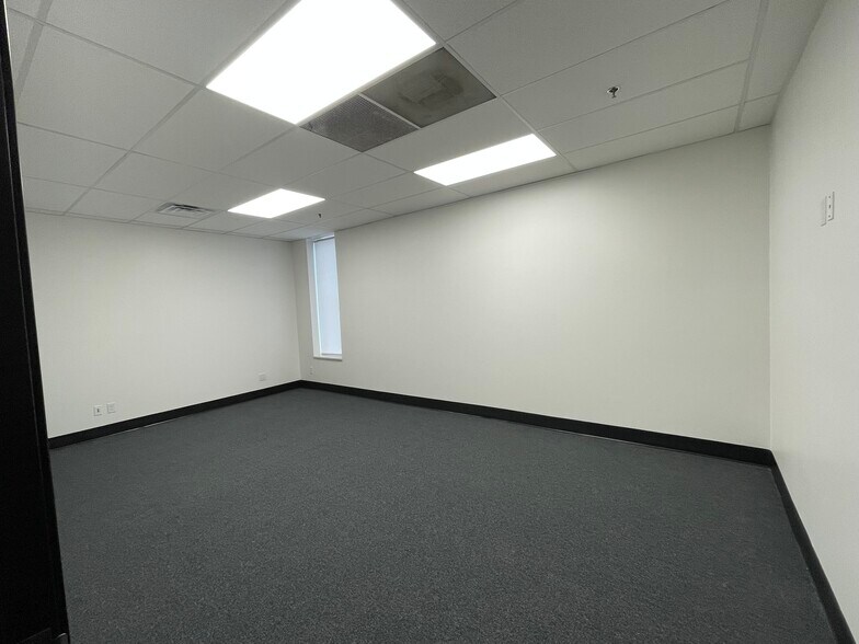 More Photos Of 223 NE Loop 820, Hurst Medical For Lease