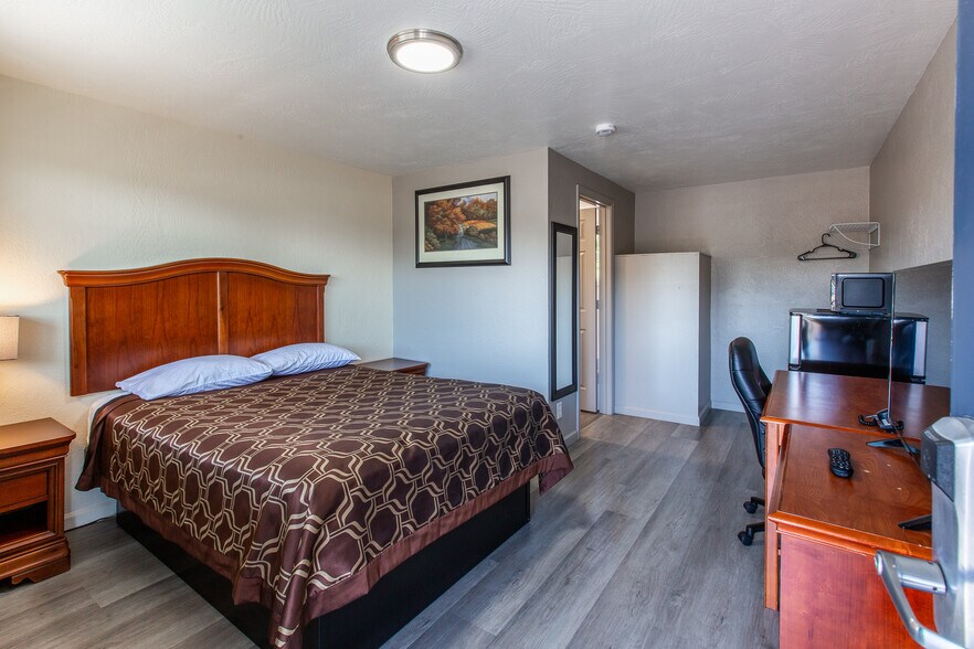 More Photos Of 1152 Main St, Springfield Hotel For Sale