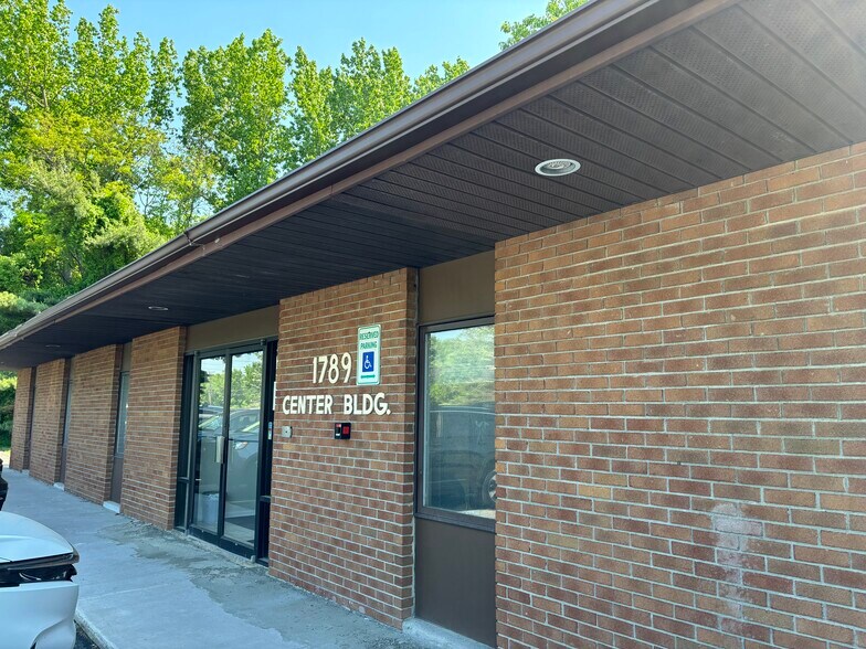 More Photos Of 1789 Us-9, Clifton Park Storefront Retail Office For Lease