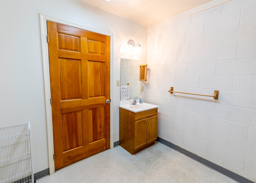 More Photos Of 1667 Cartersville Rd, Cartersville Flex For Sale