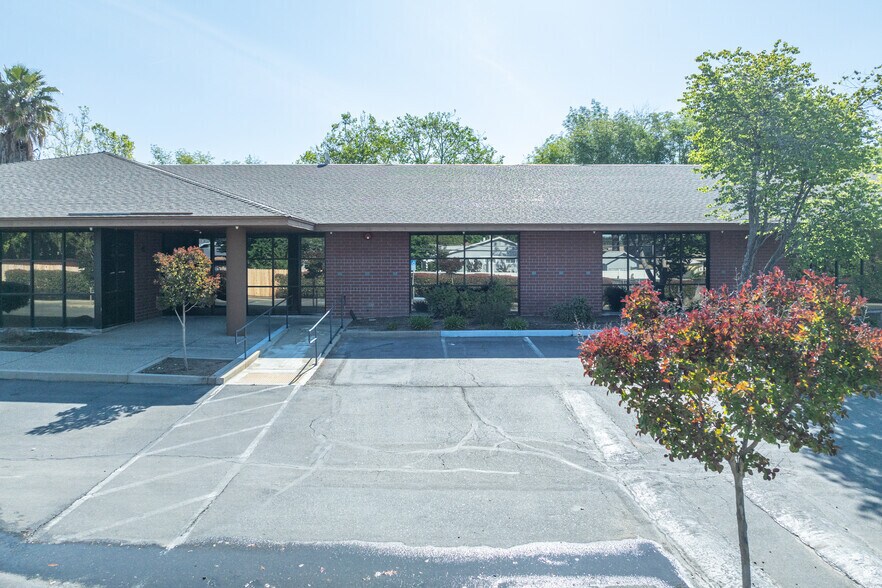 More Photos Of 7803 Madison Ave, Citrus Heights Office For Lease