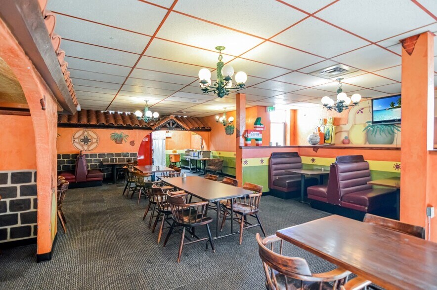 More Photos Of 819 Main St, Caldwell Restaurant For Sale