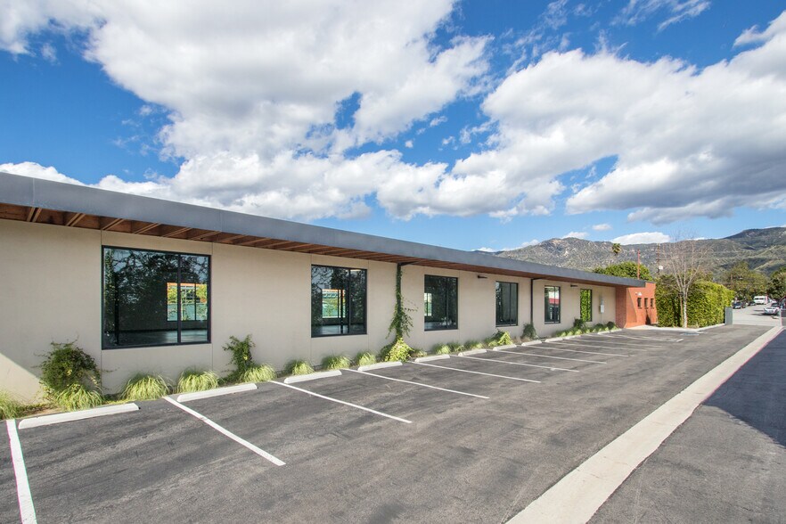 Primary Photo Of 6325 San Fernando Rd, Glendale Mixed Retail For Lease