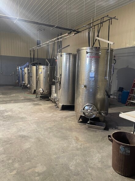 More Photos Of 2967 KY-93, Eddyville Flex For Sale