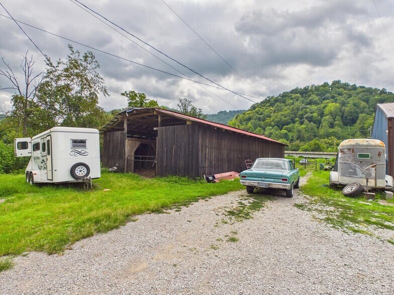 More Photos Of 8031 Ky Route 122, Minnie Warehouse For Sale