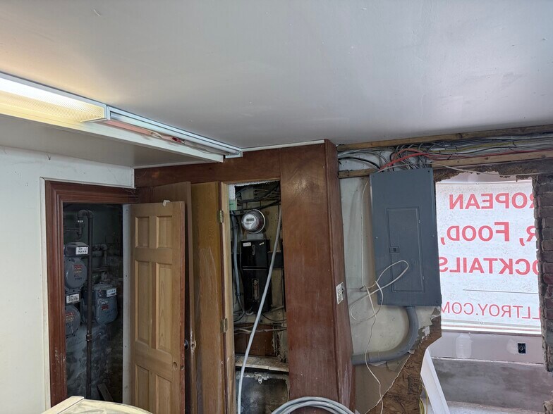 More Photos Of 377 Congress St, Troy General Retail For Sale