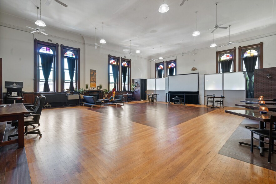 More Photos Of 106 W J St, Benicia Office For Sale