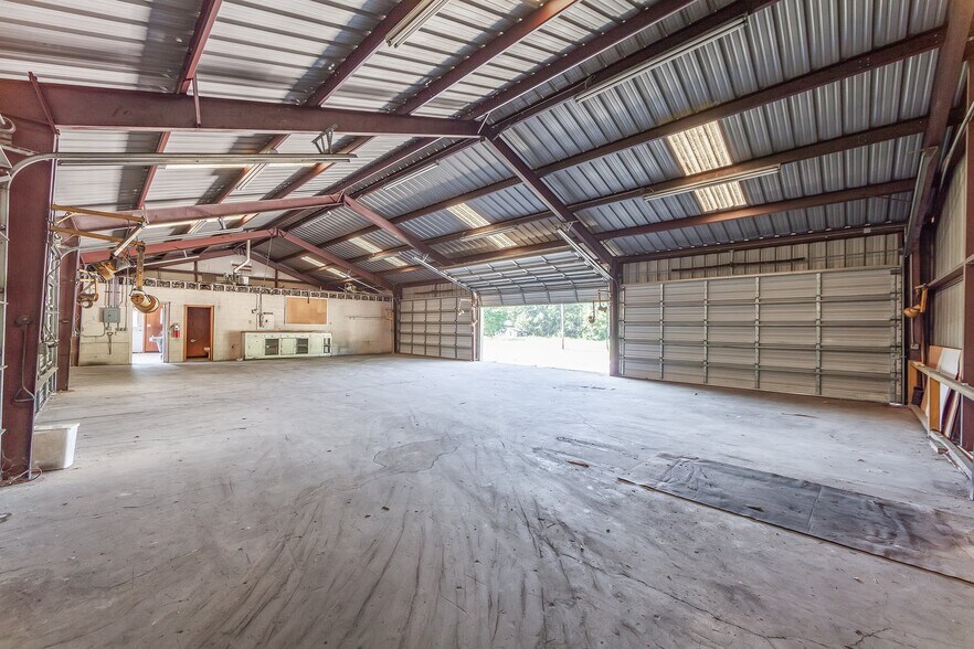 More Photos Of 823 Whitehall St, Jackson Warehouse For Sale
