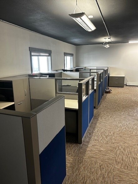 More Photos Of 950 Comanche St, Estes Park Light Manufacturing For Sale