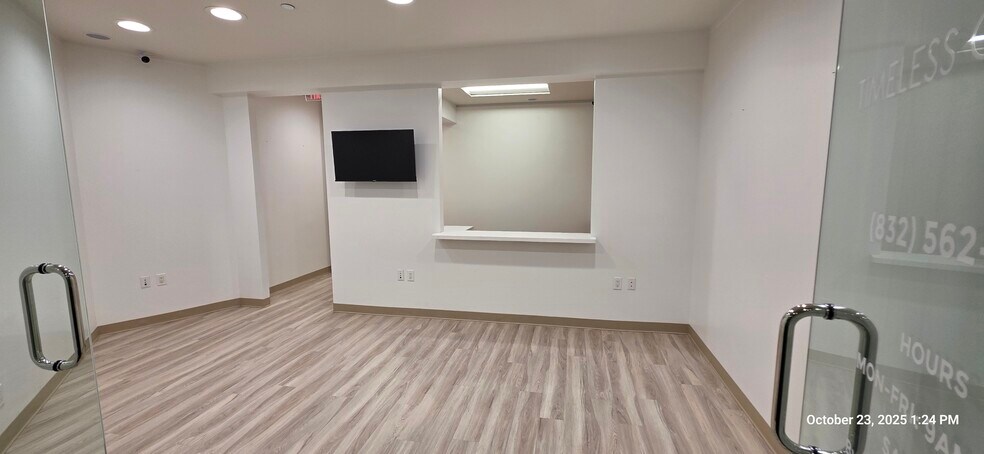More Photos Of 3900 Essex Ln, Houston Office For Lease